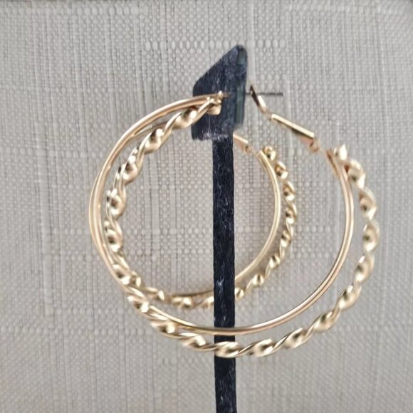 Decree Women Earrings Gold Tone Set of 2 Round Hoop Earrings Ear Jewelry New - Picture 7 of 12